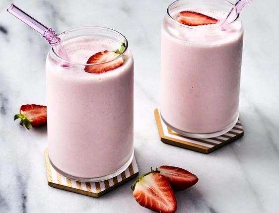 7 Homemade Weight Gaining Shakes Recipes 8 shapeminow Vanilla and Strawberry Milk Shakes | ShapeMiNow is your go-to store for all kinds of body shapers, dresses, and statement pieces.